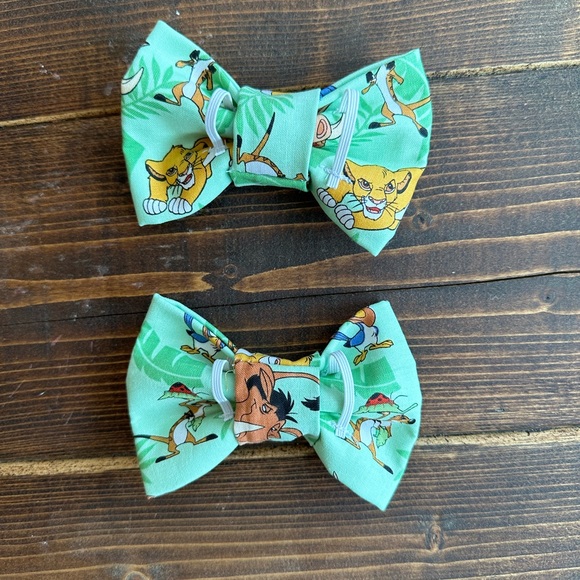 Bow tie lion king with elastic loops for collars - Picture 3 of 3